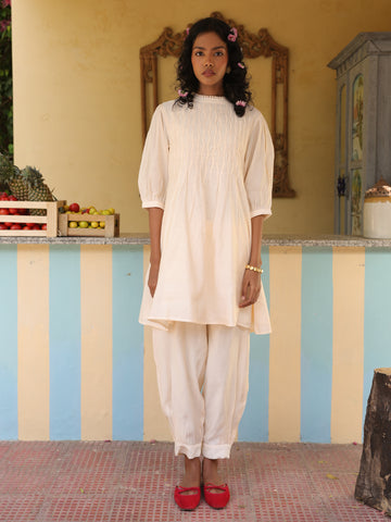 Adaa Set - Cream Chanderi Embroidered Kurta & Pant