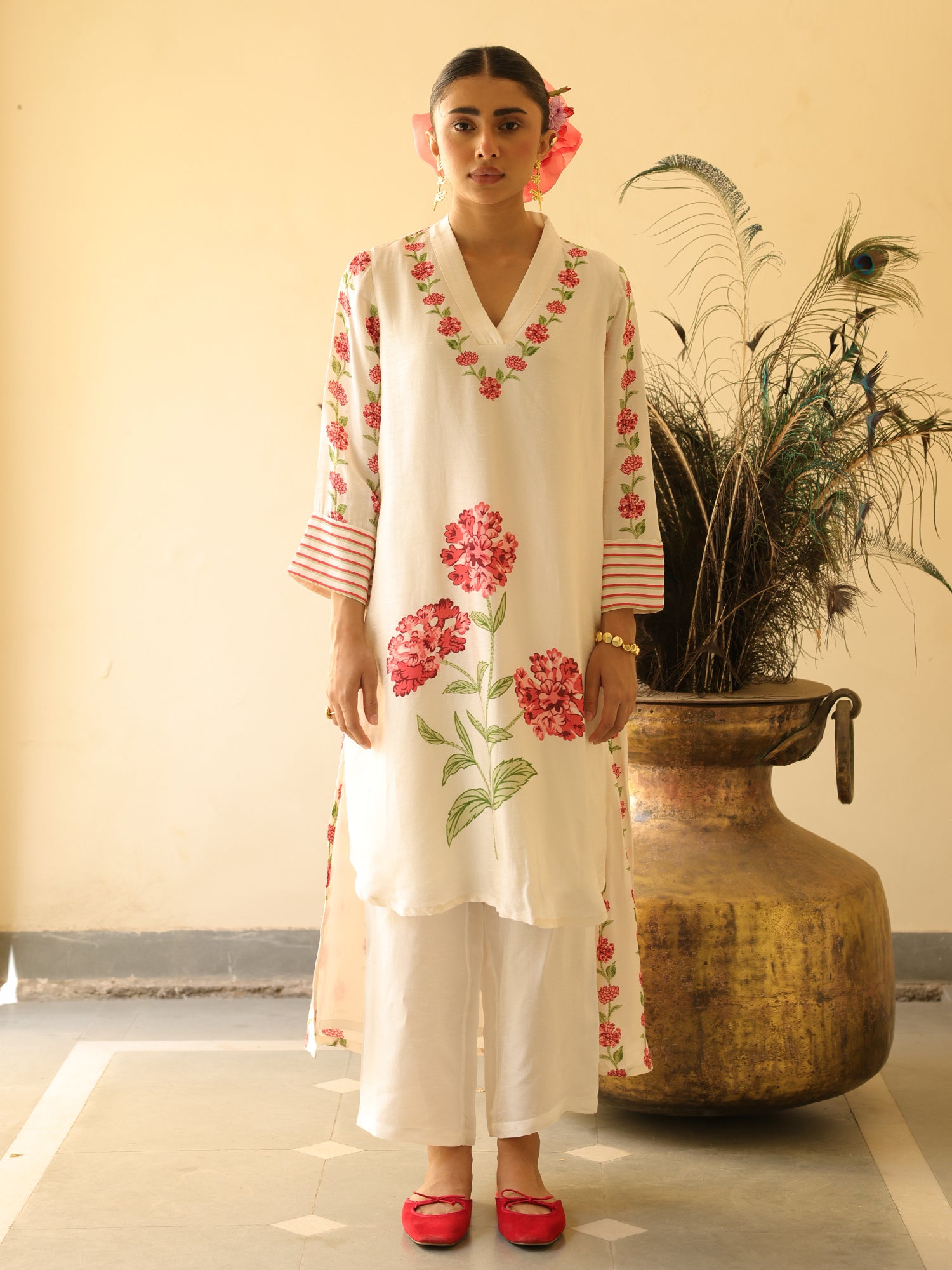 Komal Set- Ivory Chanderi Floral Print Kurta & Pant