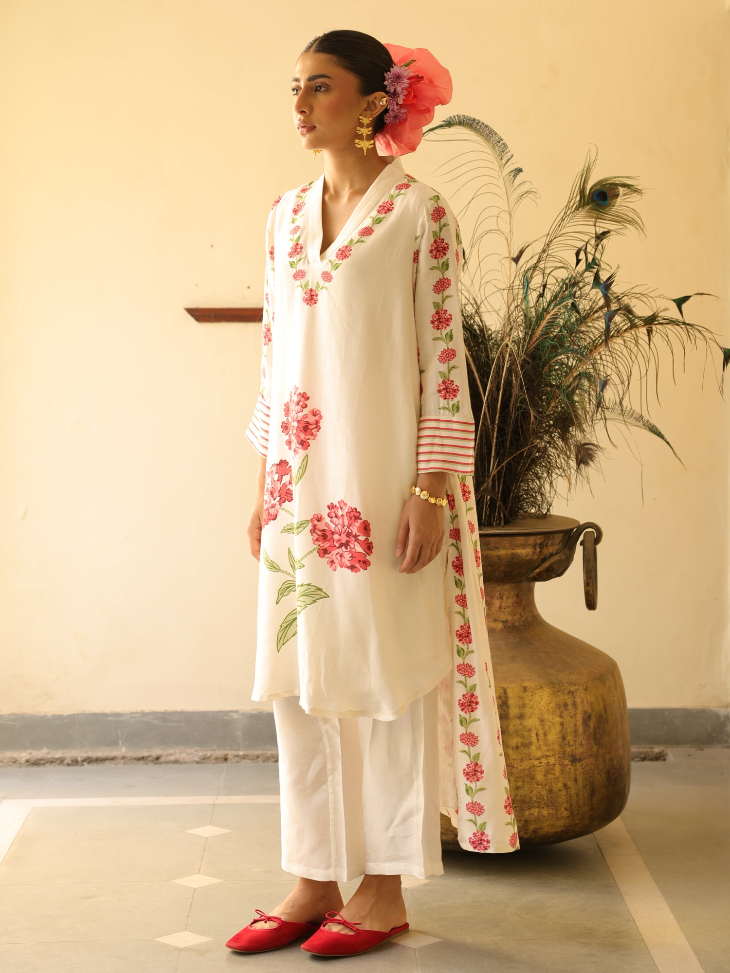 Komal Set- Ivory Chanderi Floral Print Kurta & Pant