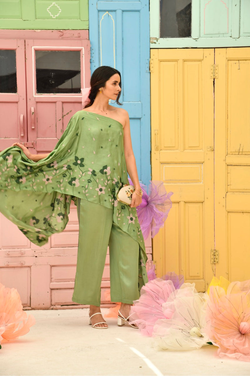 Lina Pant in Moss