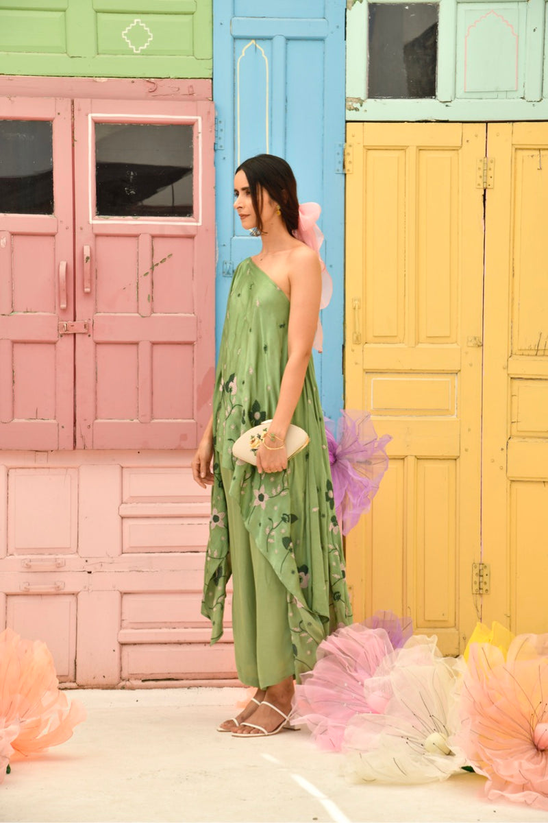 Lina Pant in Moss