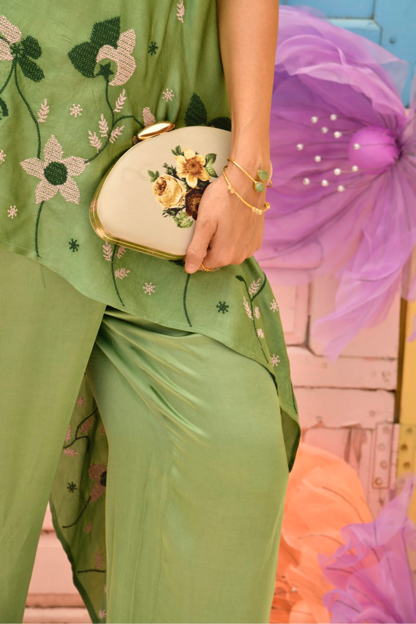 Lina Pant in Moss