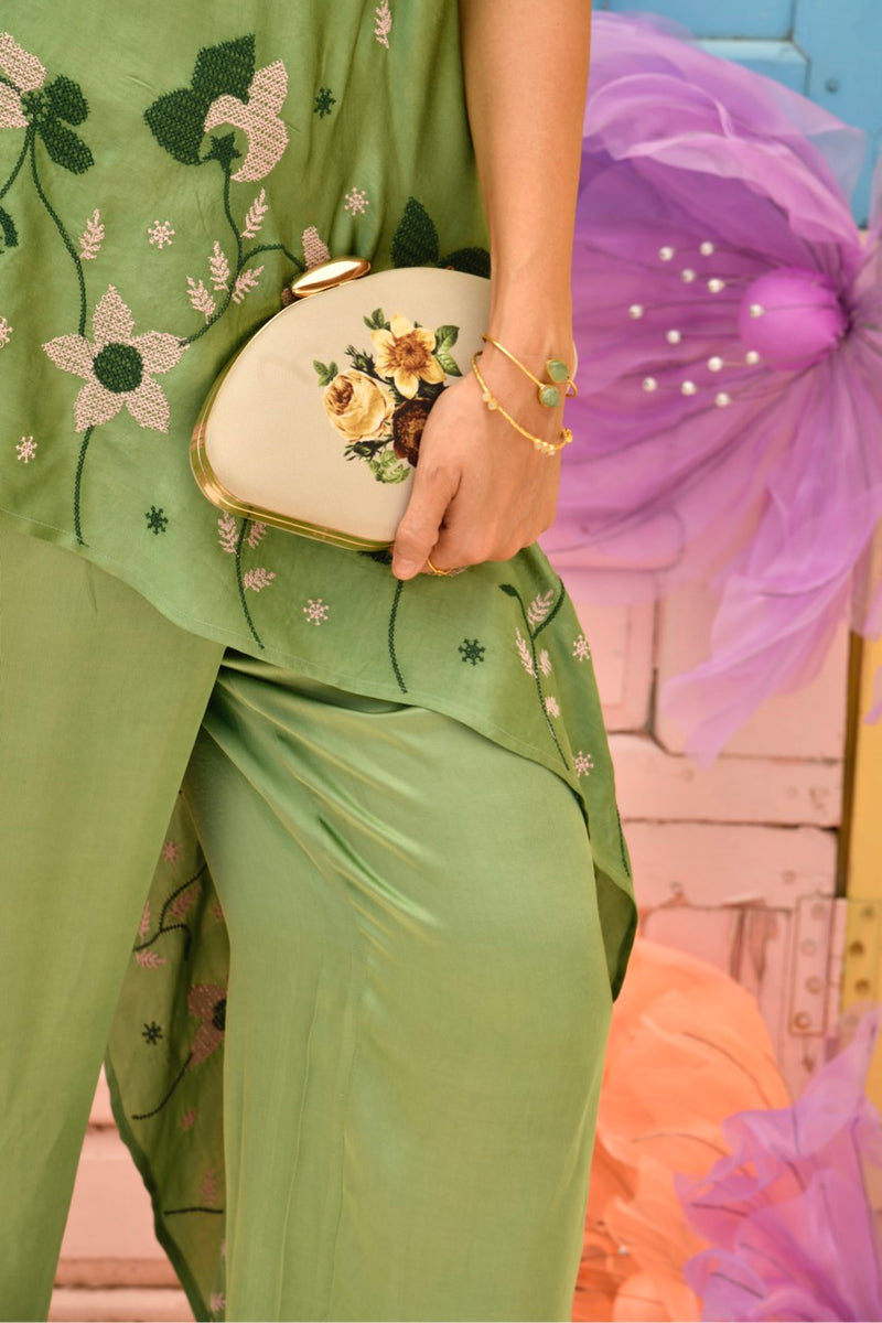 Lina Pant in Moss