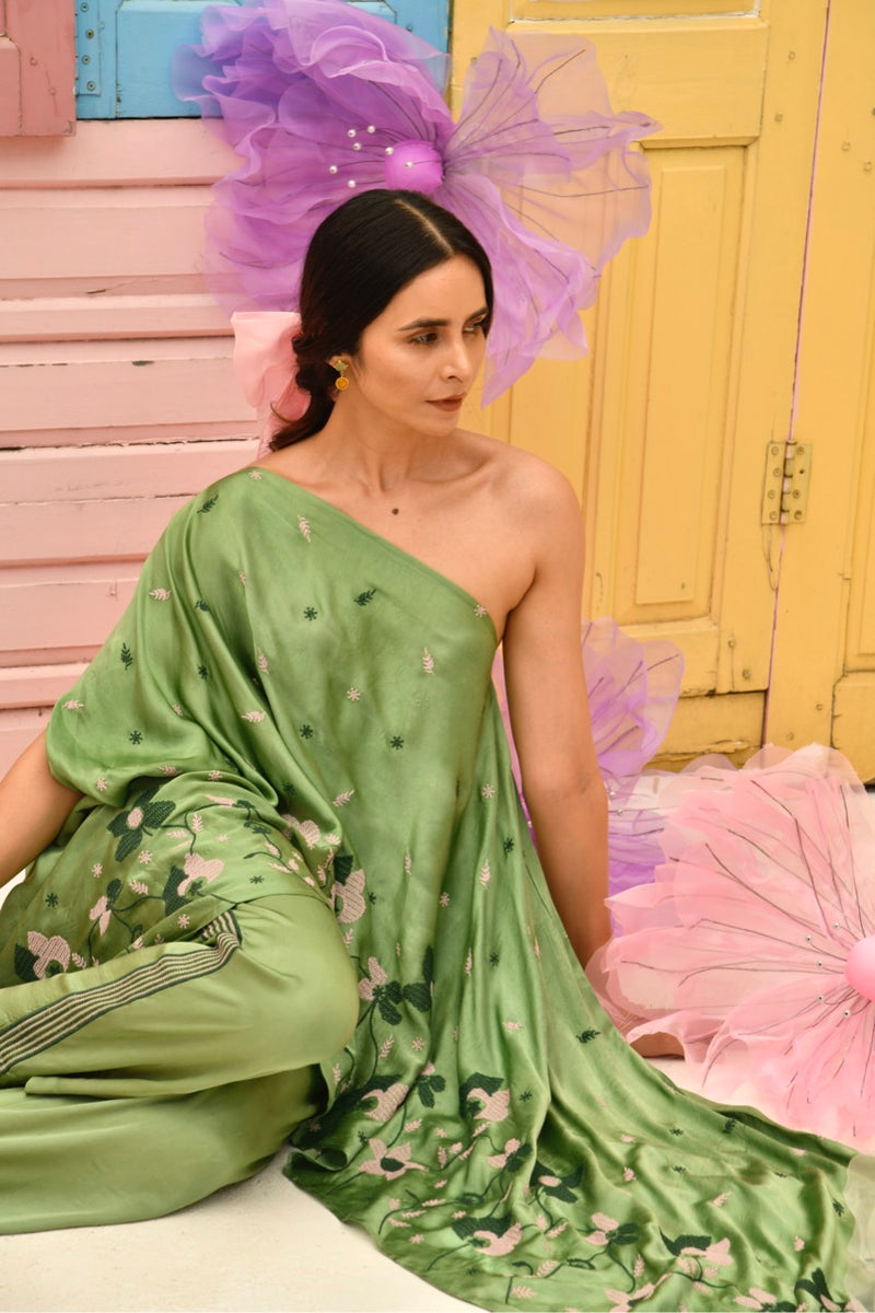Lina Pant in Moss