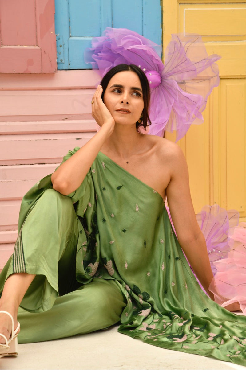 Lina Pant in Moss
