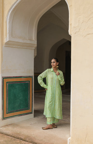 Vaanya Set