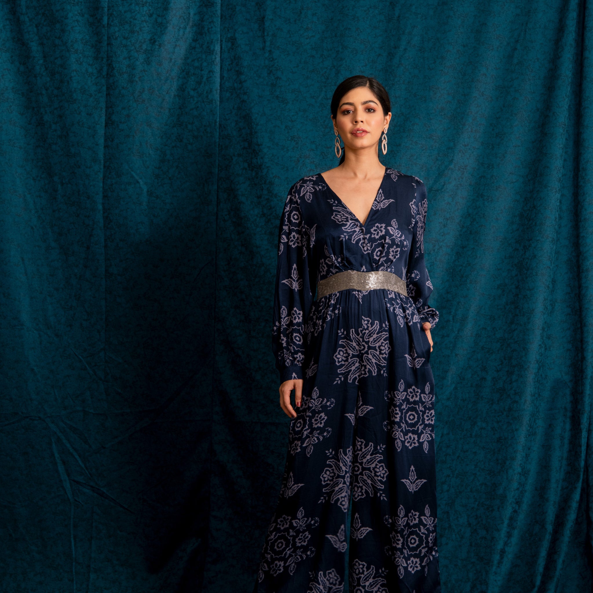NAAV-715 Jumpsuit 1